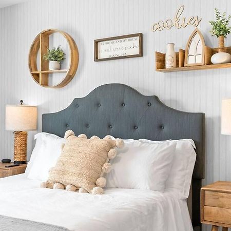 One-Of-A-Kind Smart, Cookie Themed Home For Up To 6 Кларксвилл Экстерьер фото