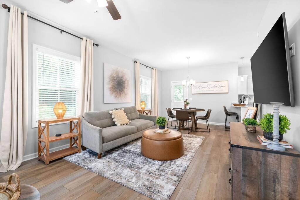 One-Of-A-Kind Smart, Cookie Themed Home For Up To 6 Кларксвилл Экстерьер фото