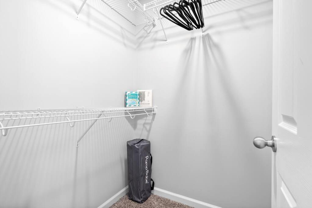 One-Of-A-Kind Smart, Cookie Themed Home For Up To 6 Кларксвилл Экстерьер фото