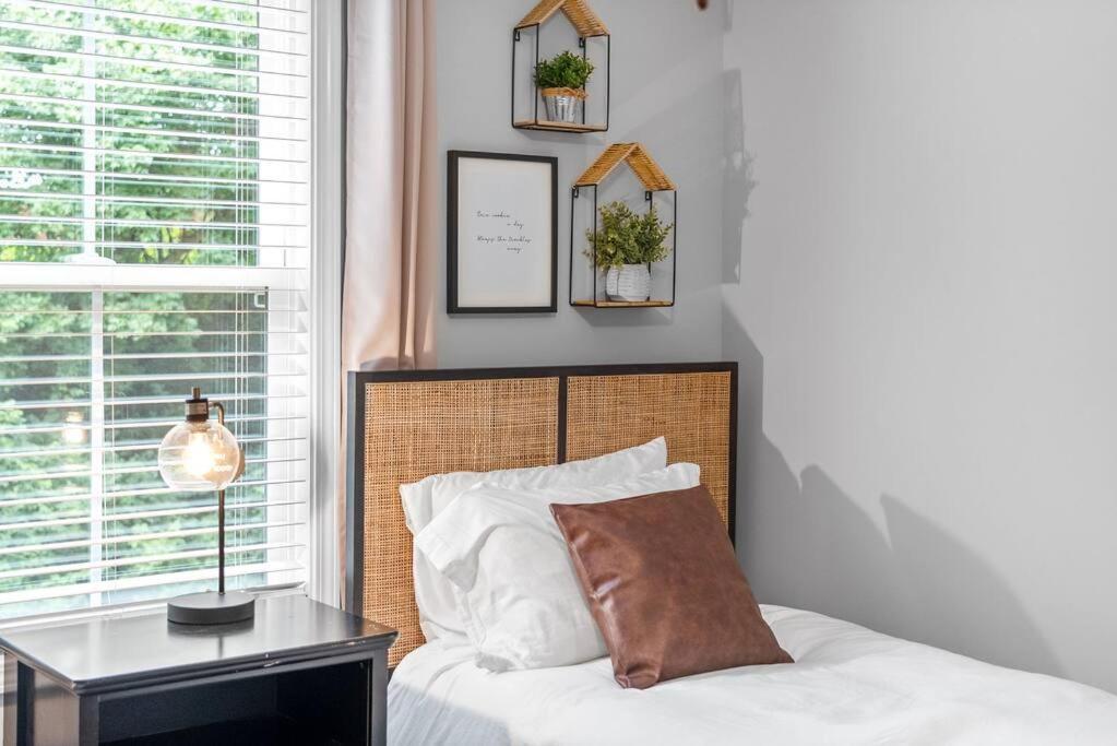 One-Of-A-Kind Smart, Cookie Themed Home For Up To 6 Кларксвилл Экстерьер фото