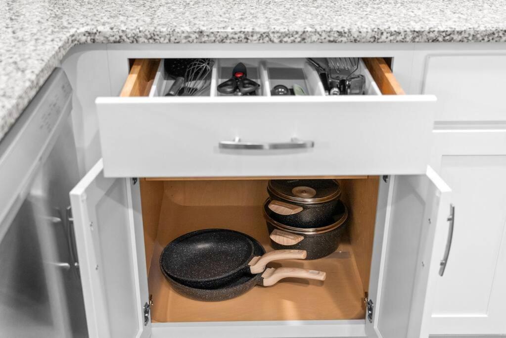 One-Of-A-Kind Smart, Cookie Themed Home For Up To 6 Кларксвилл Экстерьер фото