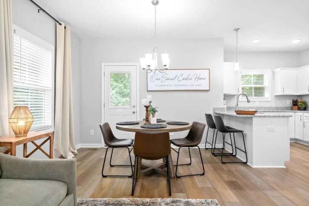 One-Of-A-Kind Smart, Cookie Themed Home For Up To 6 Кларксвилл Экстерьер фото